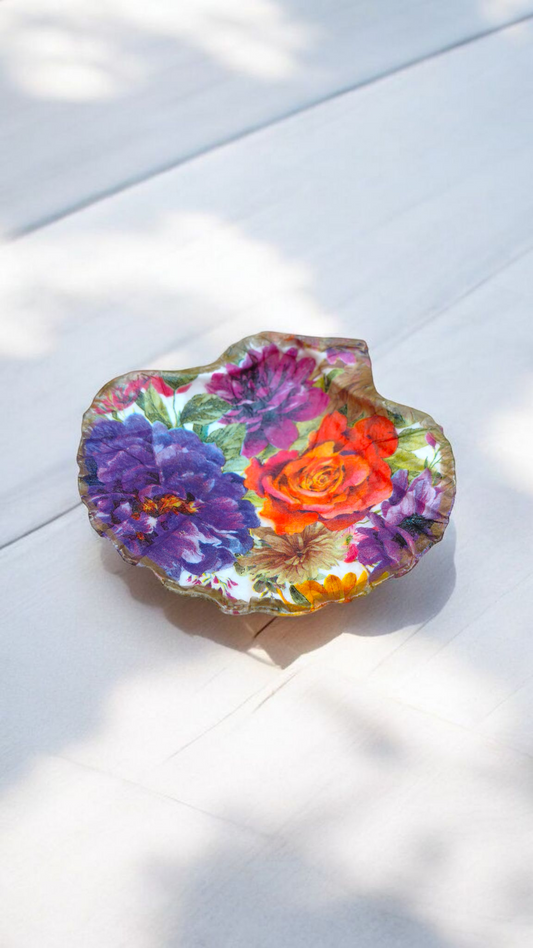 Decoupage Scallop Shell – Trinket Dish (4.5–5.5 inches)