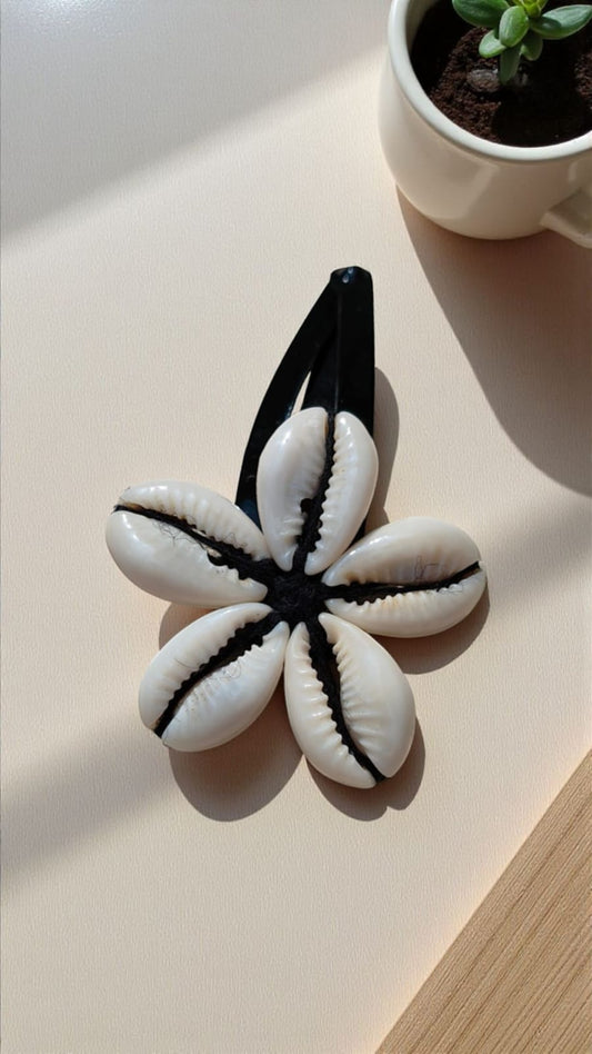 Cowrie Shell Flower Hair Clip – Handmade Seashell Tic Tac Clip (5 cm)