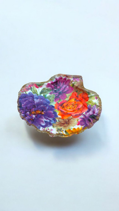 Decoupage Scallop Shell – Trinket Dish (4.5–5.5 inches)