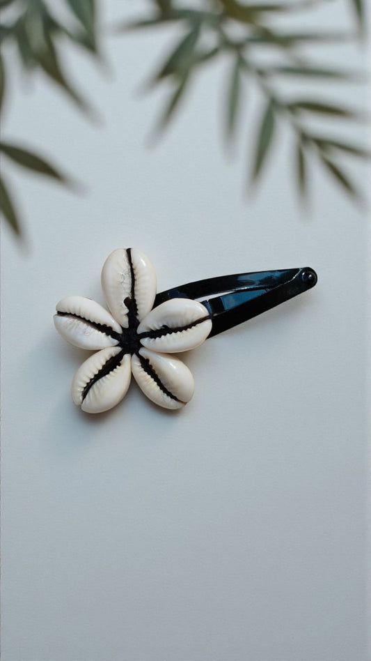 Cowrie Shell Flower Hair Clip – Handmade Seashell Tic Tac Clip (5 cm)
