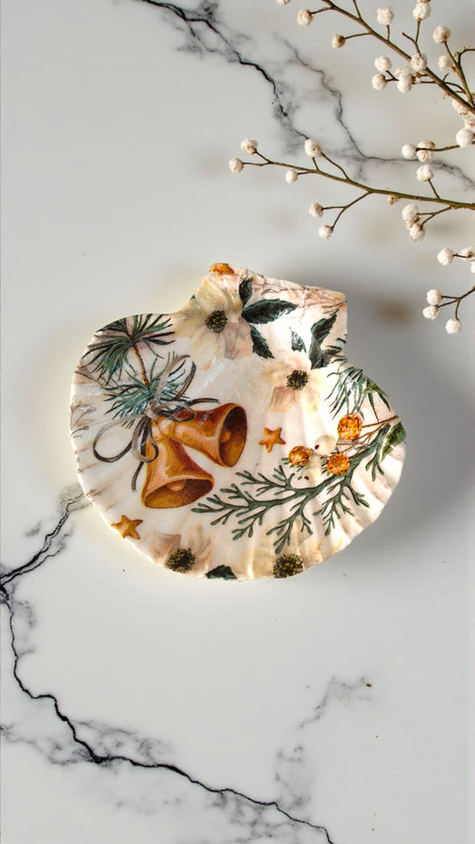 Decoupage Scallop Shell – Trinket Dish (4.5–5.5 inches)
